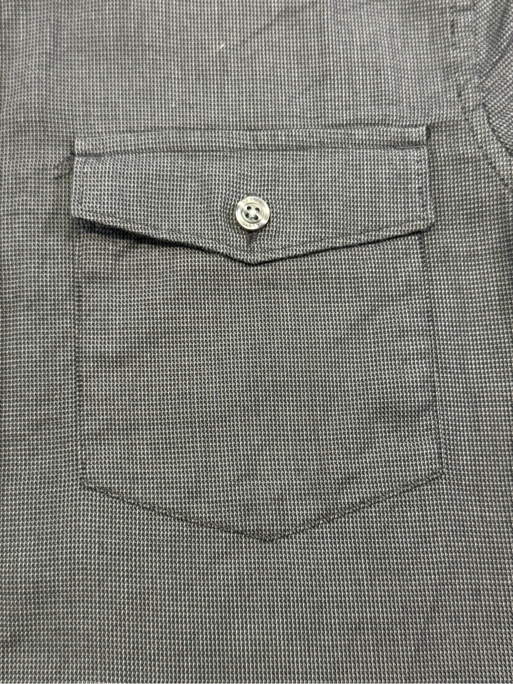 Perry Ellis Men's Short Sleeve Button-Down Shirt in Charcoal Gray - Picture 4 of 9